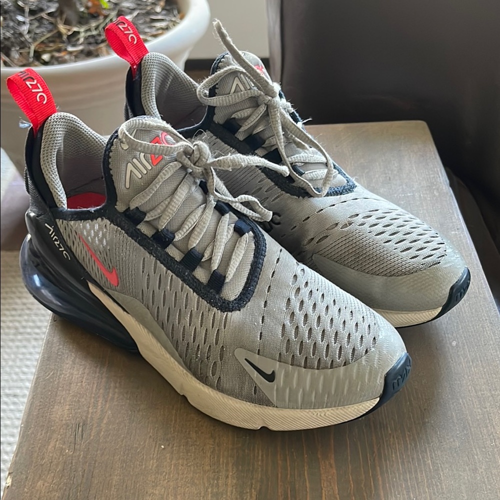Nike Air Max 270 boys Gray and Black Sneakers